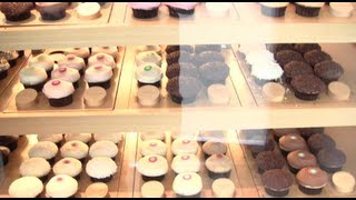 Cupcakes amp Rodeo Drive Shopping 🇺🇸 LosAngelesVlog 9 [upl. by Patsis]