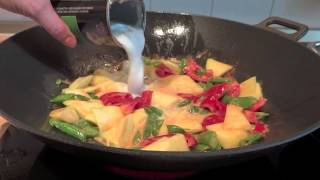 Kochen mit Traudl Rotes Entencurry [upl. by Adnirb790]