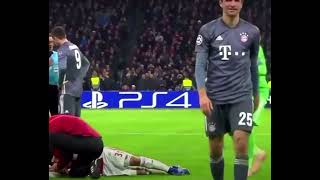 thomas muller kills nicolas tagliafico and walks away [upl. by Ydnas]