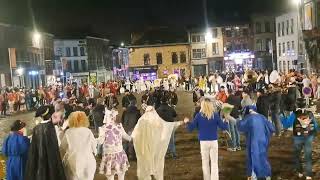 Binche soumonce en musique rondeaux et petit jeune homme de Binche les jeunes indépendants [upl. by Maurilla749]