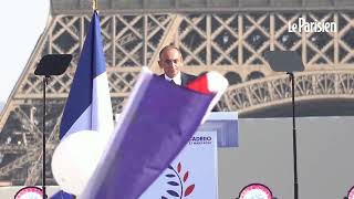 Meeting de Zemmour au Trocadéro  la foule scande quotMacron assassinquot [upl. by Krueger57]