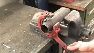 Application Video Ratchet Pipe Cutter67mm KS Tools 1045050 [upl. by Ranzini]