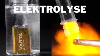 Elektrolyse im Wasserglas – Experiment mit Knalleffekt [upl. by Yoshi839]