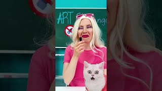 ¡La maestra rompió su lápiz labial favorito 🙀🙀💄 El gatito está en shock 🙀 reacción [upl. by Pomeroy124]