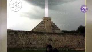 UNA LUZ EXTRAÑA EN KUKULKAN CHICHEN ITZA [upl. by Isiad370]