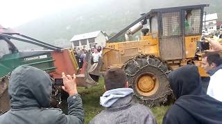 Skidder fight  CAT 518 vs Timberjack 380 [upl. by Wahlstrom]