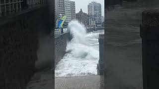 Gijón con Mareas vivas y oleaje 24 [upl. by Retse464]