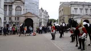 Caída en Horse Guards Parade [upl. by Alina]