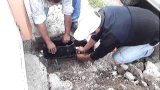 Instalacion de caja para medidor de agua en banqueta con linea de agua viva [upl. by Tterrag]