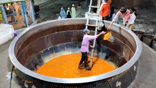 Ajmer Dargah ki WORLDS BIGGEST 4800 kg Kadai 450 साल पहले अकबर ने की थी शुरूआत [upl. by Garrott]