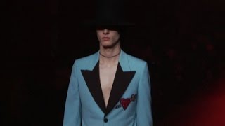 Milano moda uomo esplosione di colore da Gucci [upl. by Irt]