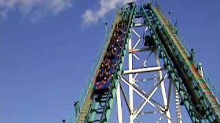 Le Boomerang  La Ronde  Six Flags  Montréal [upl. by Vandervelde]