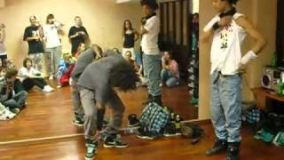 Les Twins Dancing To Edit Ants [upl. by Celinka]