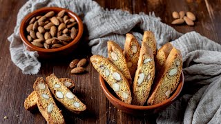 Cantuccini alle mandorle ricetta originale con strutto [upl. by Otilesoj798]