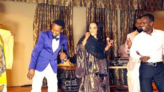 Awale Adan amp Amina Afrik  Taageero Makaa Helaa   New Somali Music Video 2018 Official Video [upl. by Dloniger664]