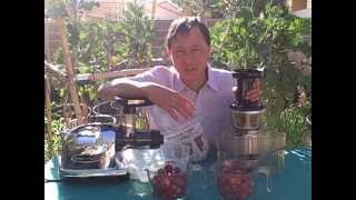 Juicing Grapes in the Omega 8006 amp Omega VRT350 HD Juicers [upl. by Arvy]