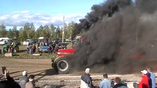 Case IH 8950 pulling Richmond 2013 Léo Choquette [upl. by Donelu807]