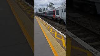 Greater Anglia 720527 passing Northumberland Park 22424 [upl. by Honna]