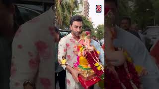 Ranbir Kapoor Neetu Singh Perform Ganesh Aarti and Ganapti Visarjan at Chowpatty  N18S  shorts [upl. by Biamonte]