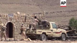 Fighting between govt forces and rebels in Yemen [upl. by Agn]