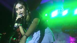 Rocktober Feat Tika Pagraky  Takut Kehilangan Live at HUT Mangupura ke8  22102017 [upl. by Viole]