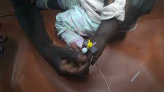 iv cannulationcannulatingiv cannulation of babiesiv cannulation in baby [upl. by Novehs]