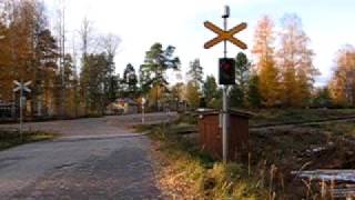 Finnish regional train H 747 passed Paloranta level crossing [upl. by Dorcas]