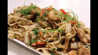 Singapore Noodles  Oriental Cuisine  Sanjeev Kapoor Khazana [upl. by Adler]