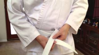 How to correctly tie a karate belt [upl. by Gonyea]