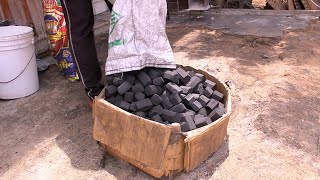 Important  Comment transformer des déchets agricoles et ménagers en charbon écologique [upl. by Atnes554]