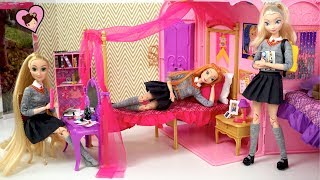 Barbie Elsa amp Anna School Morning Routine  Pink Bath amp Dorm Room [upl. by Auhso]