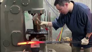 玉鋼 Tamahagane katana forging process  shaping the kissaki amp Sugata切先  姿 [upl. by Limay]