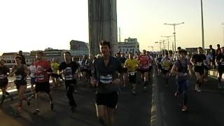 Marathon de Bordeaux 2017  passage pont Chaban [upl. by Notfol]