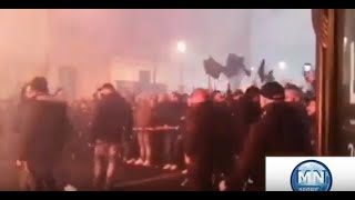 Il fantastico gemellaggio tra i tifosi del Napoli e Psg a fine gara tra le strade di Parigi [upl. by Savage203]