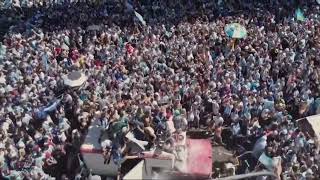 VER PARA CREER Más de 5 MILLONES de argentinos salen a festejar a la calles  Celebración Argentina [upl. by Lanctot755]