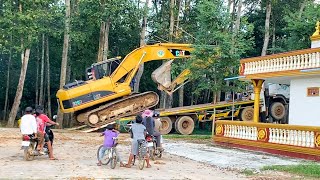 Experienced Excavator Operator Loading Excavator Satisfying Video [upl. by Adrea79]