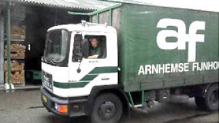 Henk parkeert een 12192 MAN Diesel vrachtwagen  truck  LKW [upl. by Eldredge]