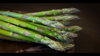 La recette des asperges sauce mousseline [upl. by Almap]