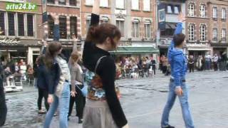 Une flashmob sur la GrandPlace de Tournaimpg [upl. by Thorley132]