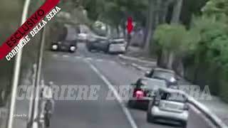 Incidente Casal Palocco il momento dello scontro tra il Suv e la Smart il video [upl. by Lamprey]