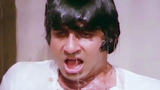 Drunk Amitabh Bachchan making a scene  Do Anjaane  Bollywood Scene [upl. by Valonia]