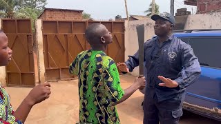 Le Policier Pipi WOBAHO en danger à cause du Casque [upl. by Eserahc361]