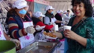 Tamaliza reparten 20 mil tamales gratis en el Zócalo CDMX [upl. by Horvitz]