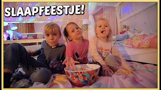 DiCSO SLAAPFEESTJE HOUDEN OP LUCiLLAS SLAAPKAMER 🎉  Bellinga Vlog 2320 [upl. by Adirf]