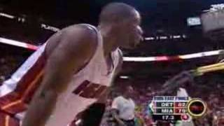 Joey Crawford fouls Damon Jones [upl. by Anircam966]