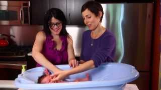 How to Bathe Your Newborn [upl. by Annelg]