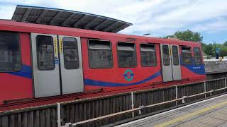 DLR train at Elverson road for bank [upl. by Milano]