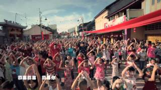 CNY 2012 开心乐龙龙  MY Astro 新年万人MV 高清版MP4 [upl. by Enirehtac]