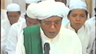 quotMahalul Qiyamquot Mengenang ABAH GURU  Maulid Simthud Duror  KH M Zaini Abdul Ghani [upl. by Novello]