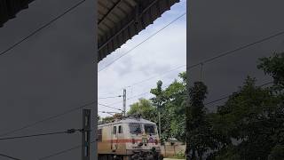 Double decker exp skipping hoodi highspeedtrain trainvideos highspeedtrainindia doubledeckerexp [upl. by Wait]